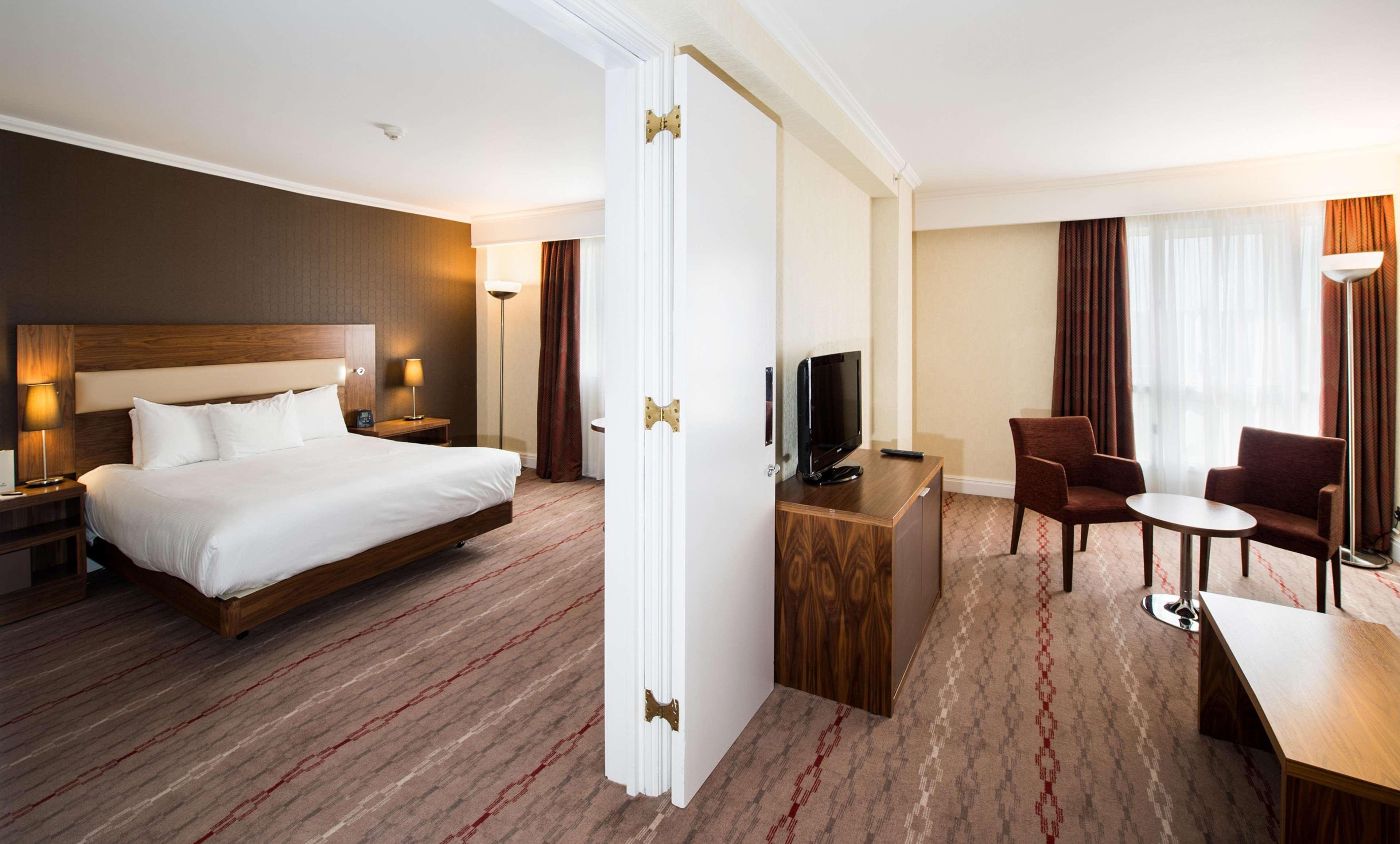 Doubletree By Hilton Dartford Bridge Ξενοδοχείο Εξωτερικό φωτογραφία