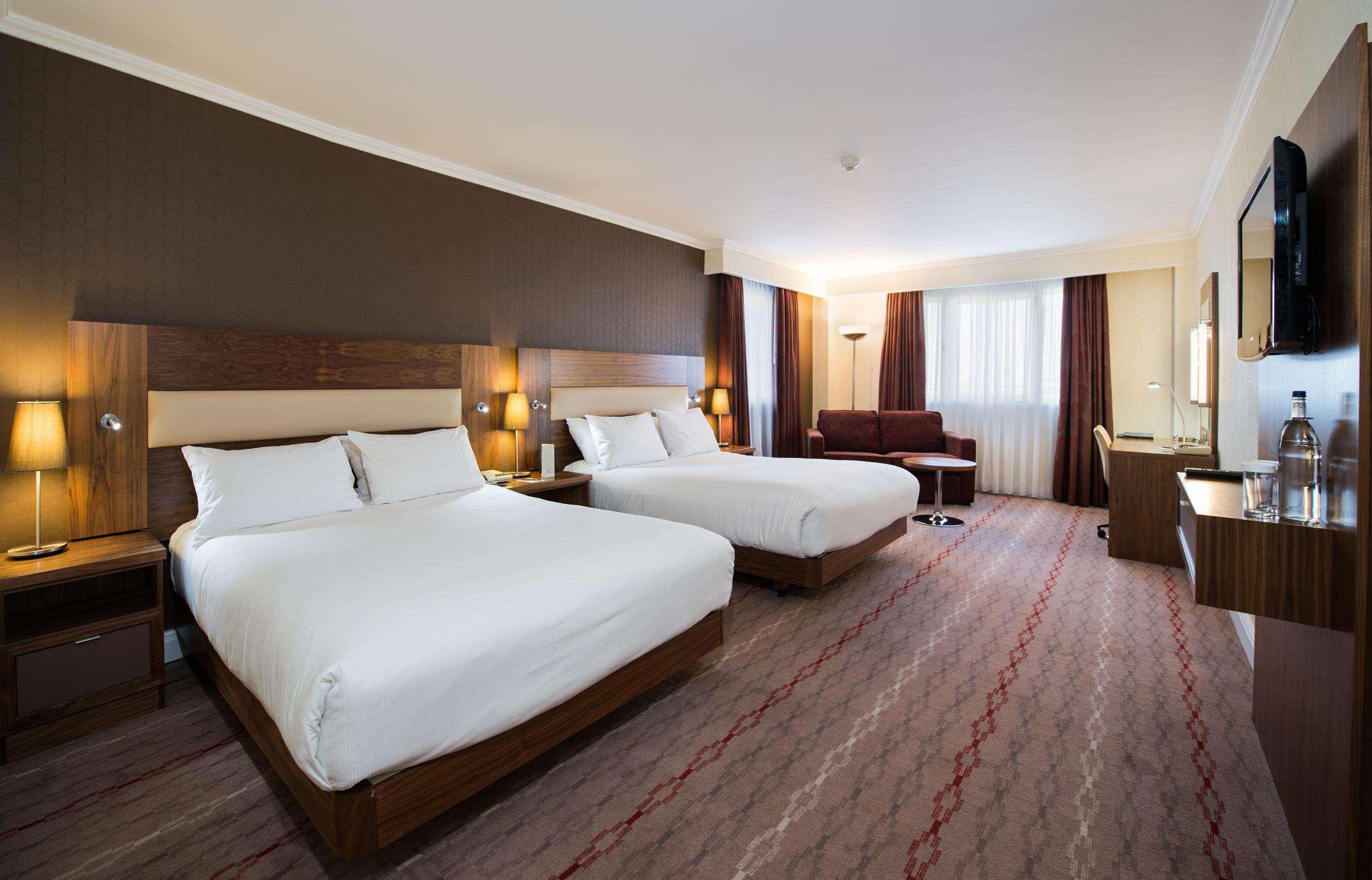Doubletree By Hilton Dartford Bridge Ξενοδοχείο Εξωτερικό φωτογραφία