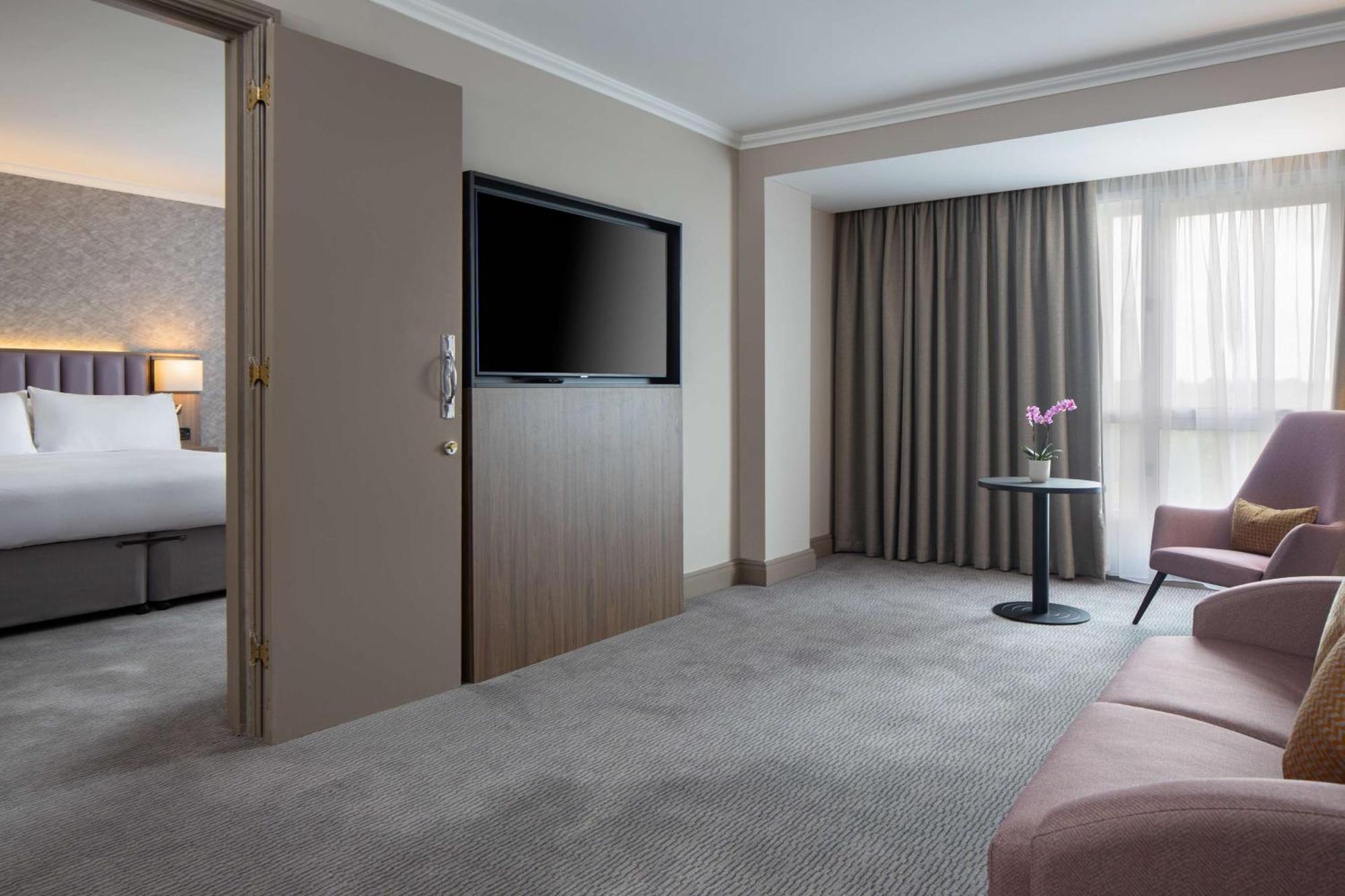Doubletree By Hilton Dartford Bridge Ξενοδοχείο Εξωτερικό φωτογραφία