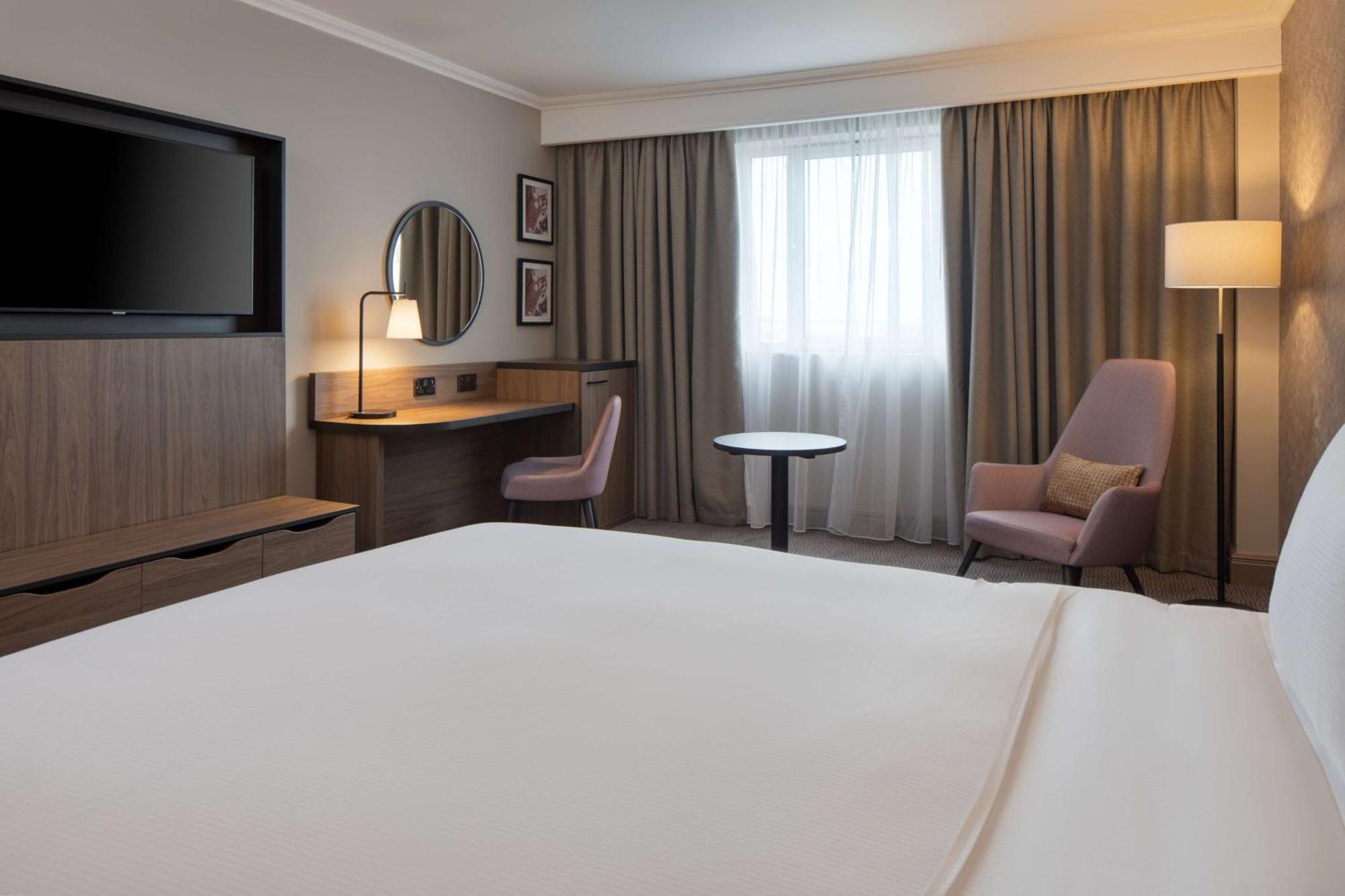 Doubletree By Hilton Dartford Bridge Ξενοδοχείο Εξωτερικό φωτογραφία
