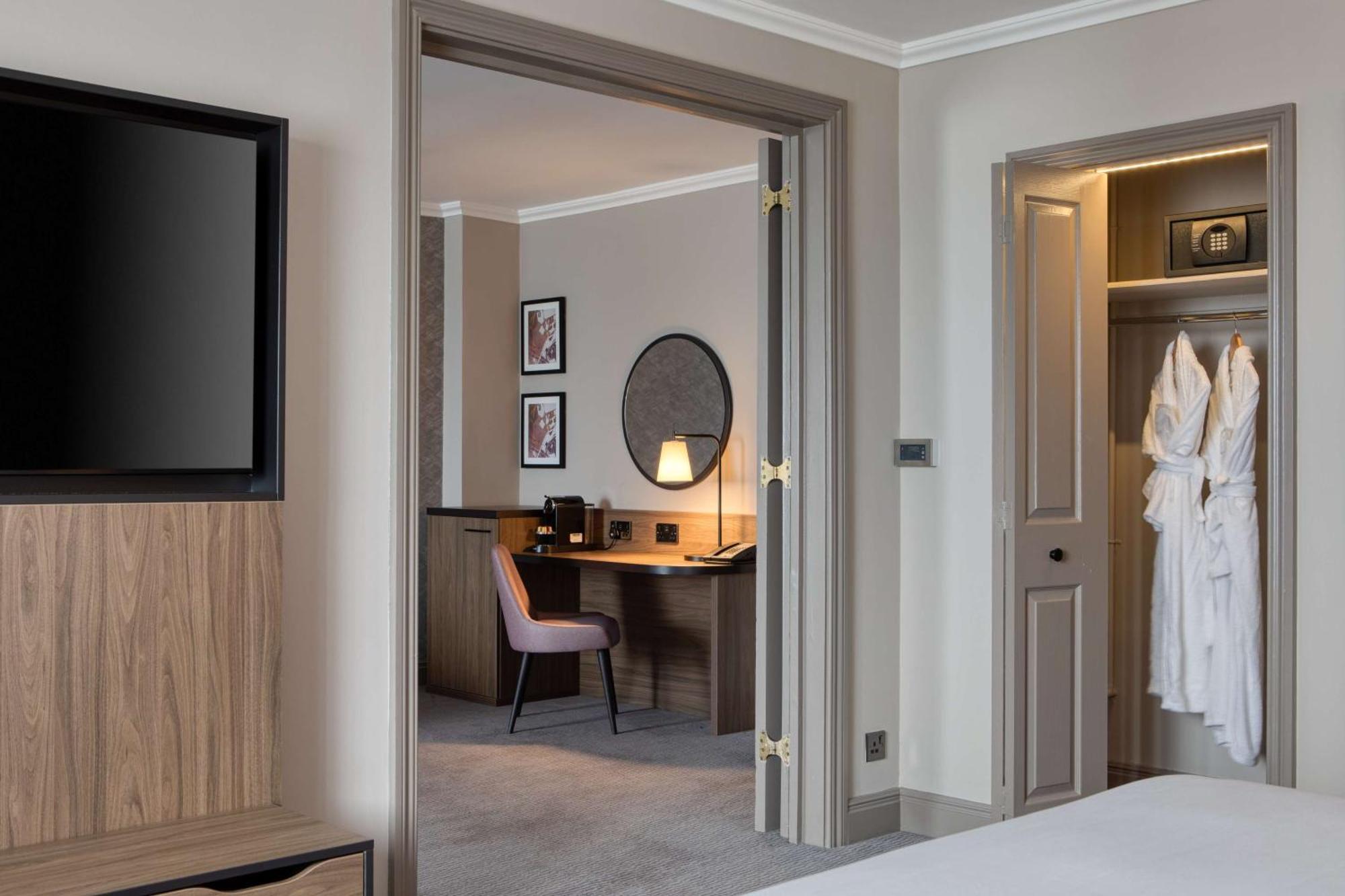 Doubletree By Hilton Dartford Bridge Ξενοδοχείο Εξωτερικό φωτογραφία