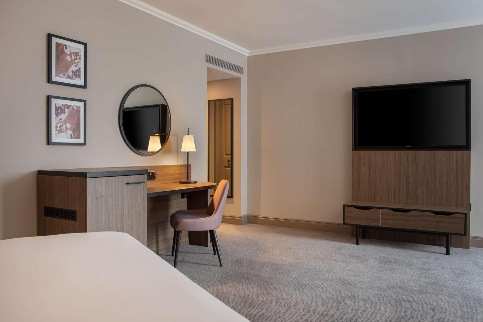 Doubletree By Hilton Dartford Bridge Ξενοδοχείο Εξωτερικό φωτογραφία