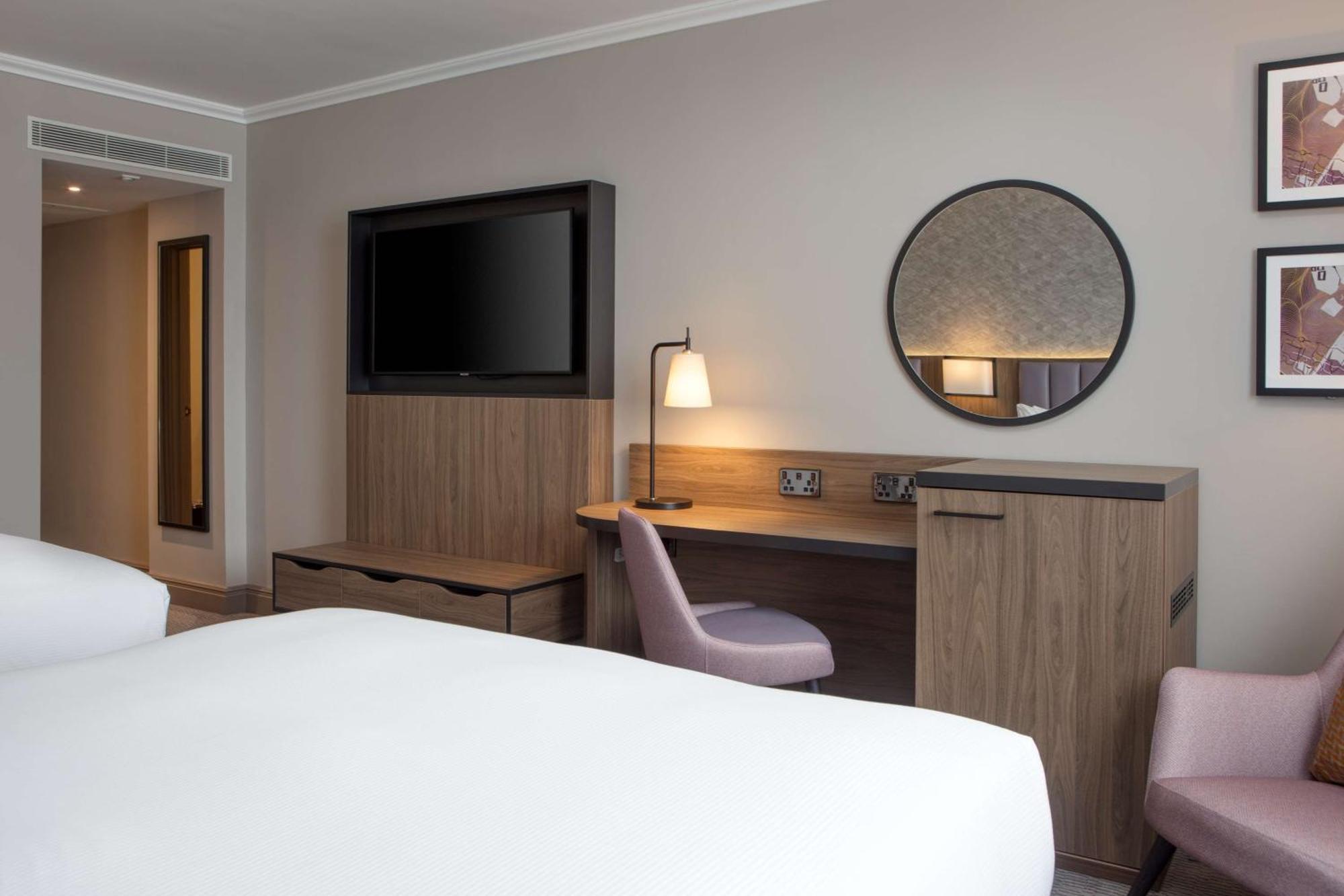 Doubletree By Hilton Dartford Bridge Ξενοδοχείο Εξωτερικό φωτογραφία