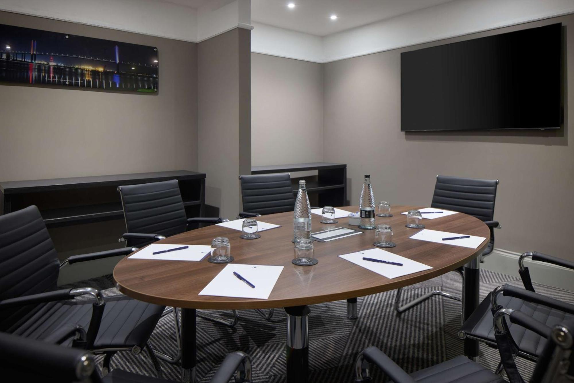 Doubletree By Hilton Dartford Bridge Ξενοδοχείο Εξωτερικό φωτογραφία