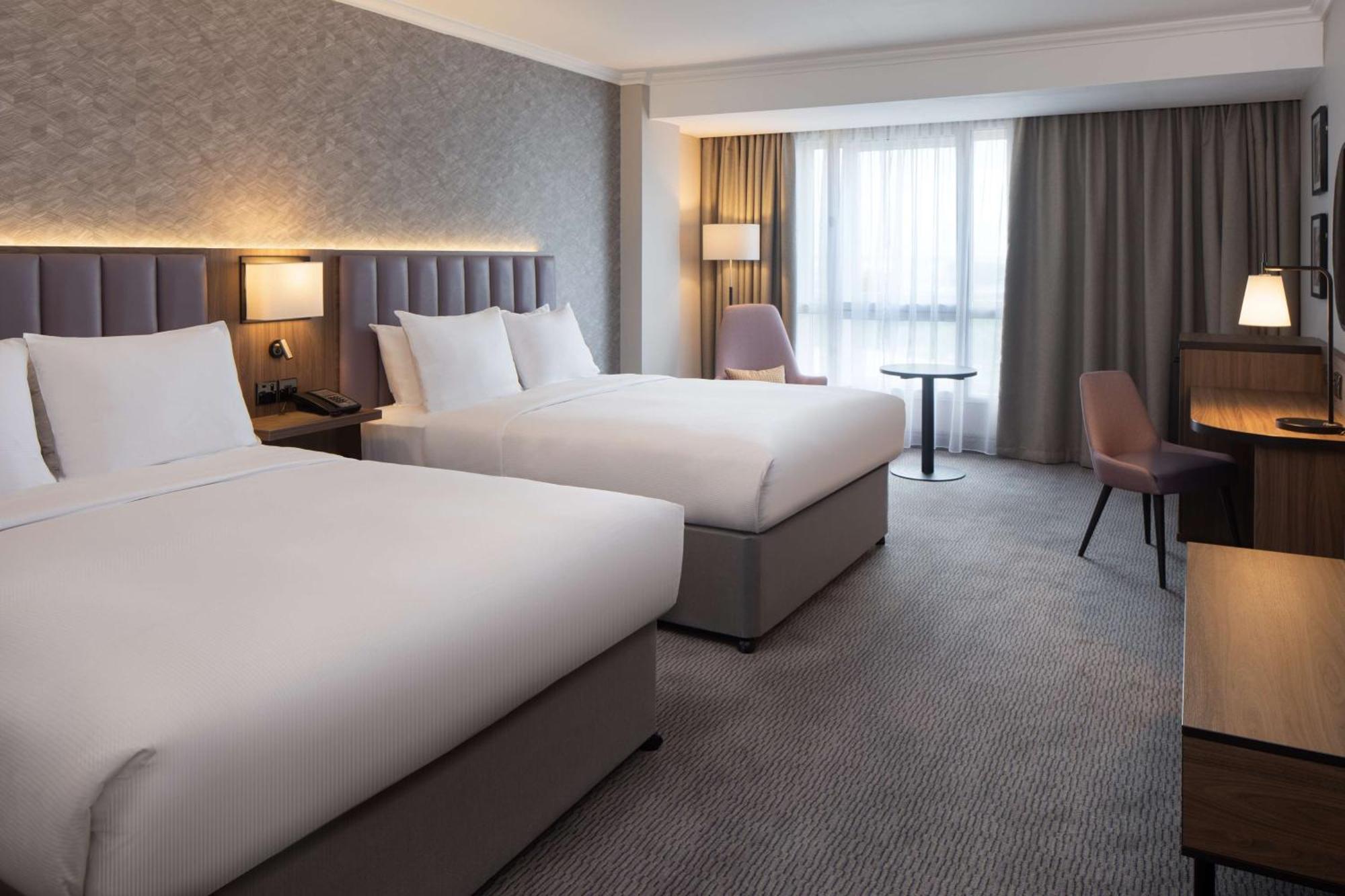 Doubletree By Hilton Dartford Bridge Ξενοδοχείο Εξωτερικό φωτογραφία