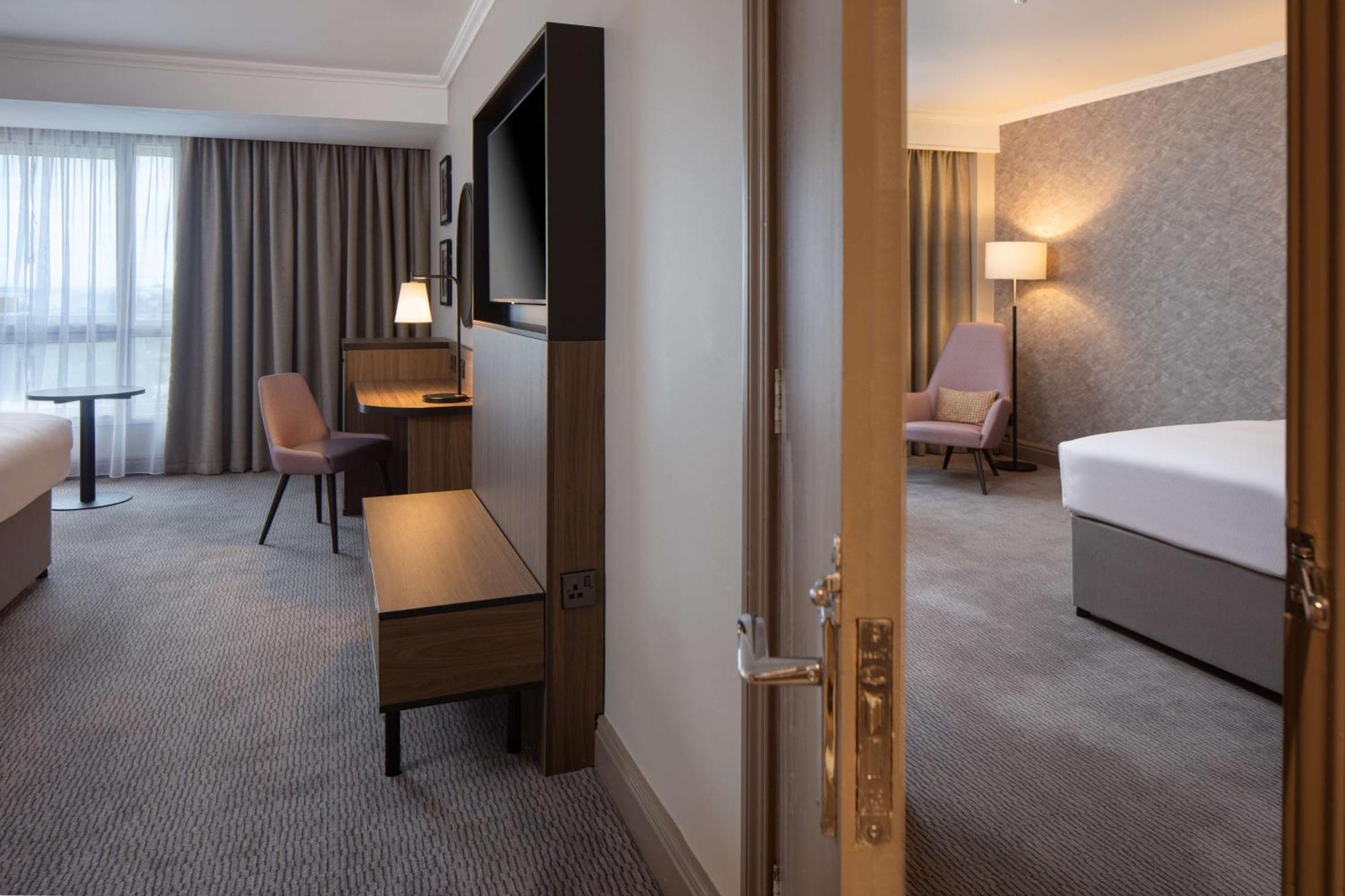 Doubletree By Hilton Dartford Bridge Ξενοδοχείο Εξωτερικό φωτογραφία