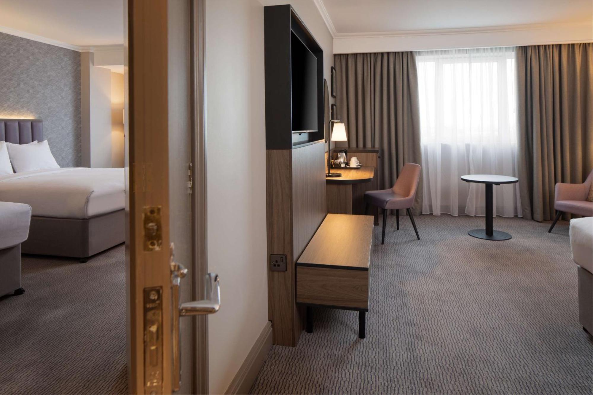 Doubletree By Hilton Dartford Bridge Ξενοδοχείο Εξωτερικό φωτογραφία