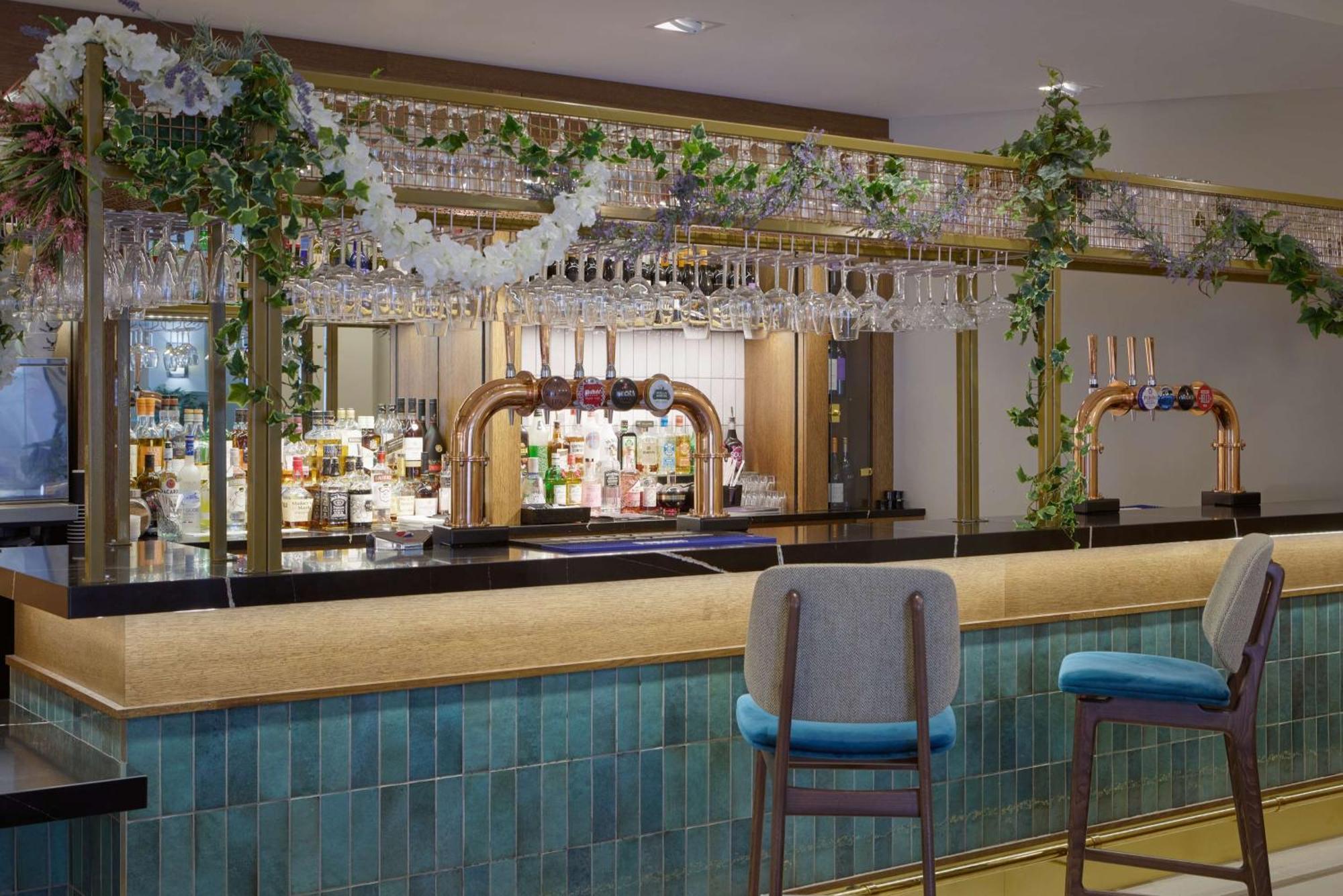 Doubletree By Hilton Dartford Bridge Ξενοδοχείο Εξωτερικό φωτογραφία
