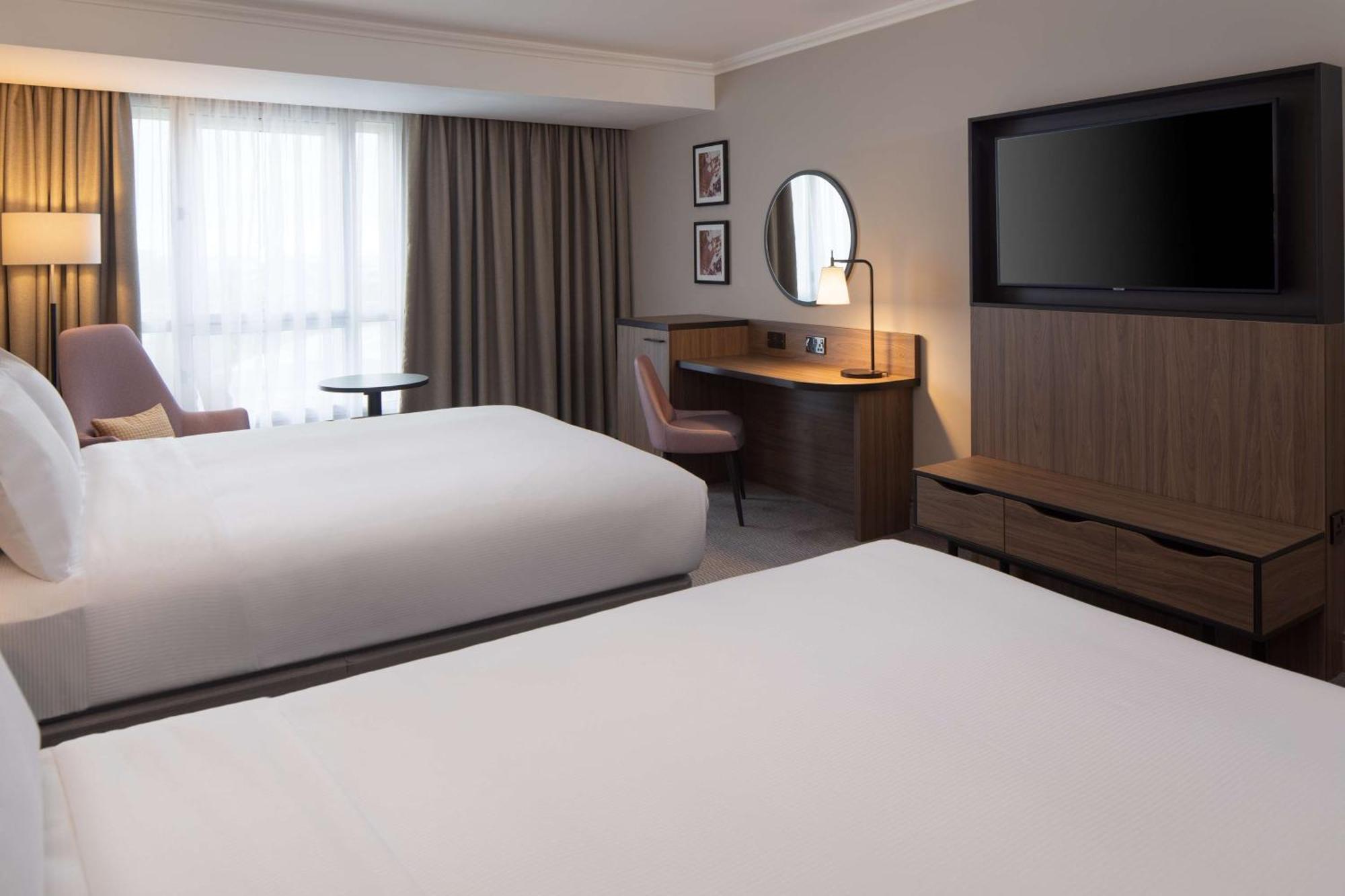 Doubletree By Hilton Dartford Bridge Ξενοδοχείο Εξωτερικό φωτογραφία