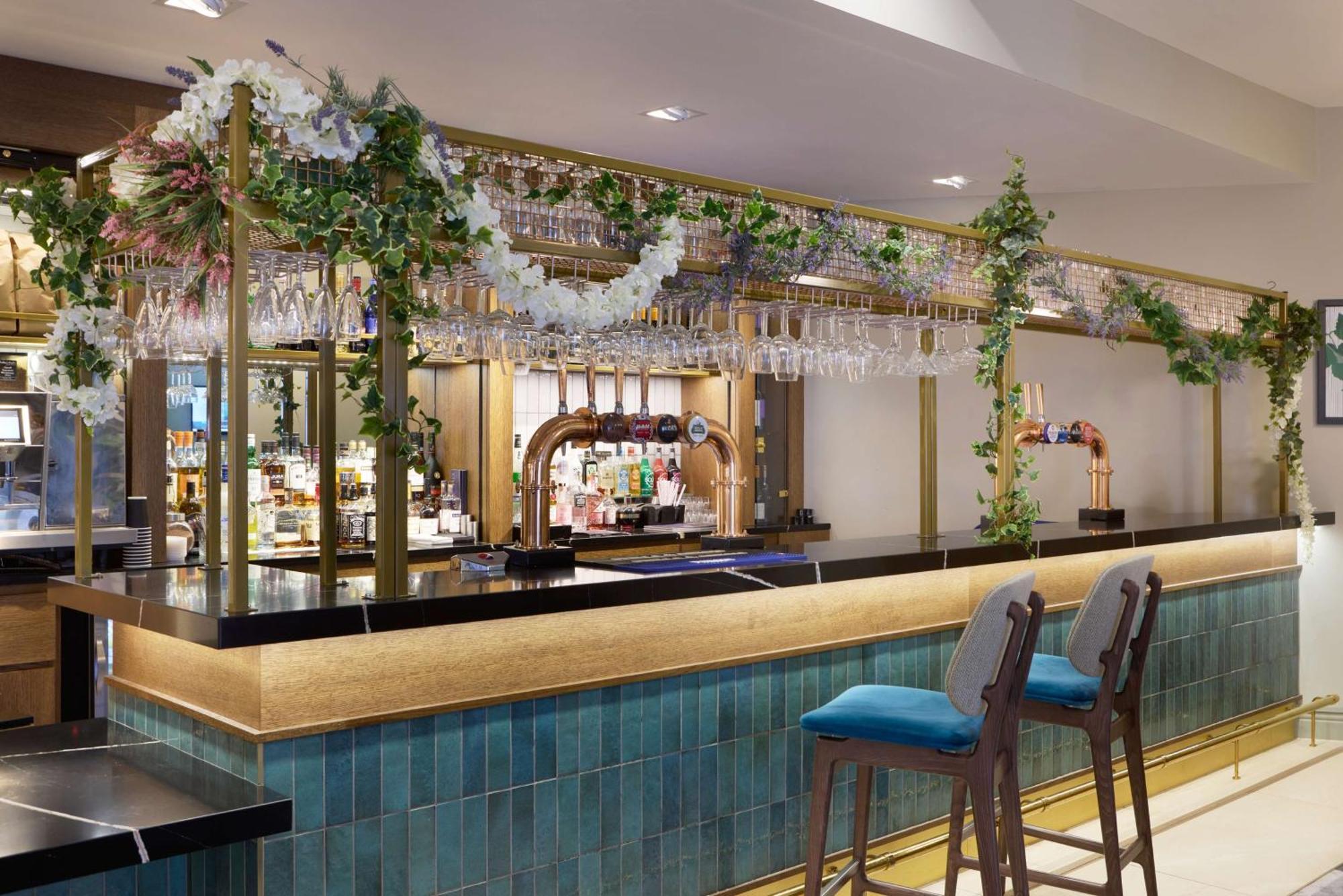 Doubletree By Hilton Dartford Bridge Ξενοδοχείο Εξωτερικό φωτογραφία