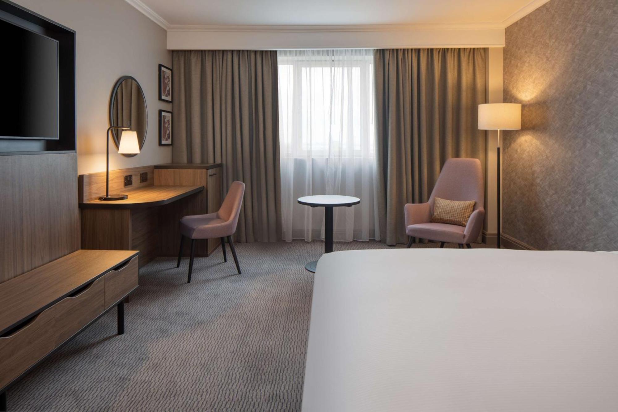 Doubletree By Hilton Dartford Bridge Ξενοδοχείο Εξωτερικό φωτογραφία