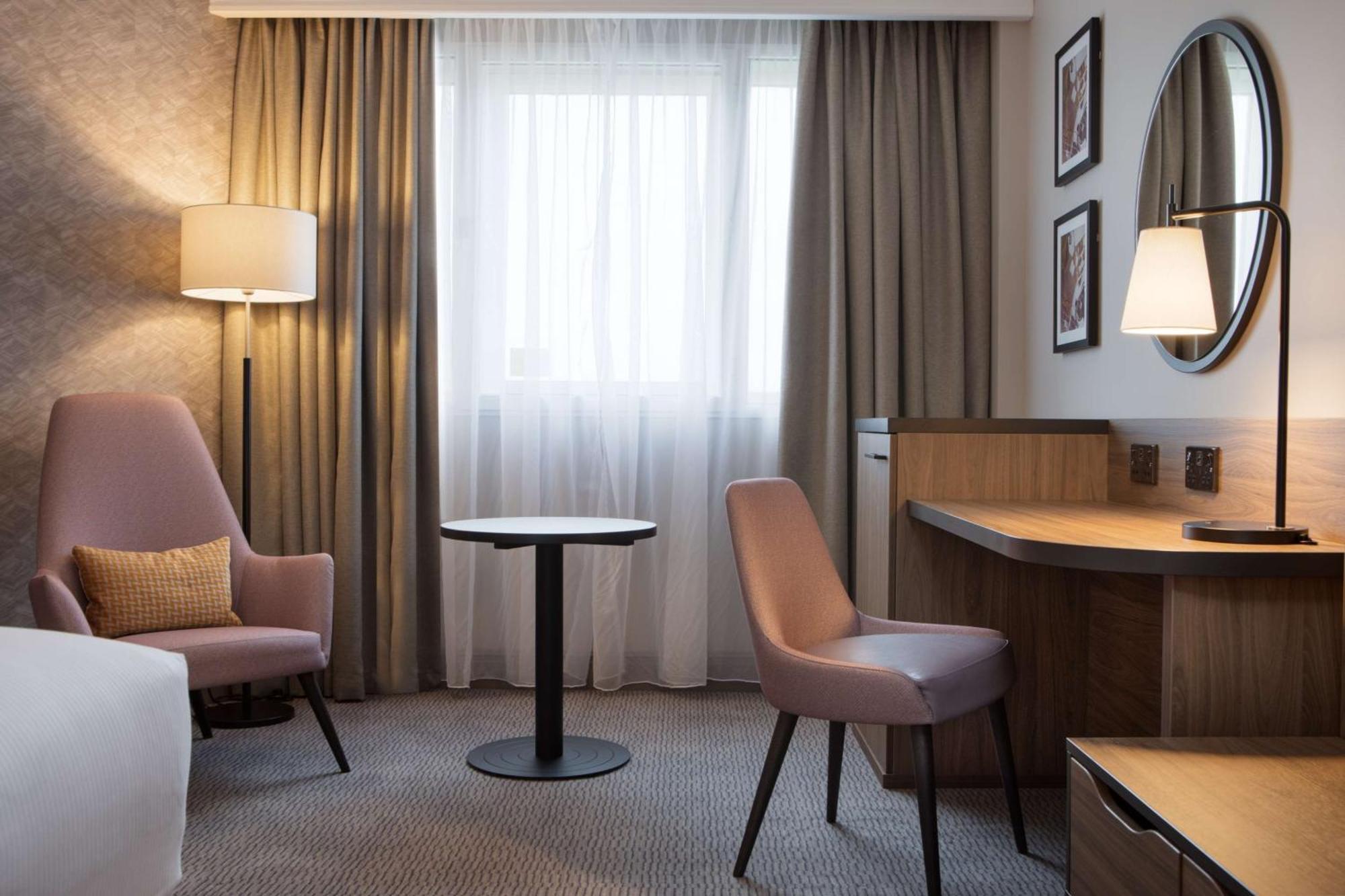 Doubletree By Hilton Dartford Bridge Ξενοδοχείο Εξωτερικό φωτογραφία