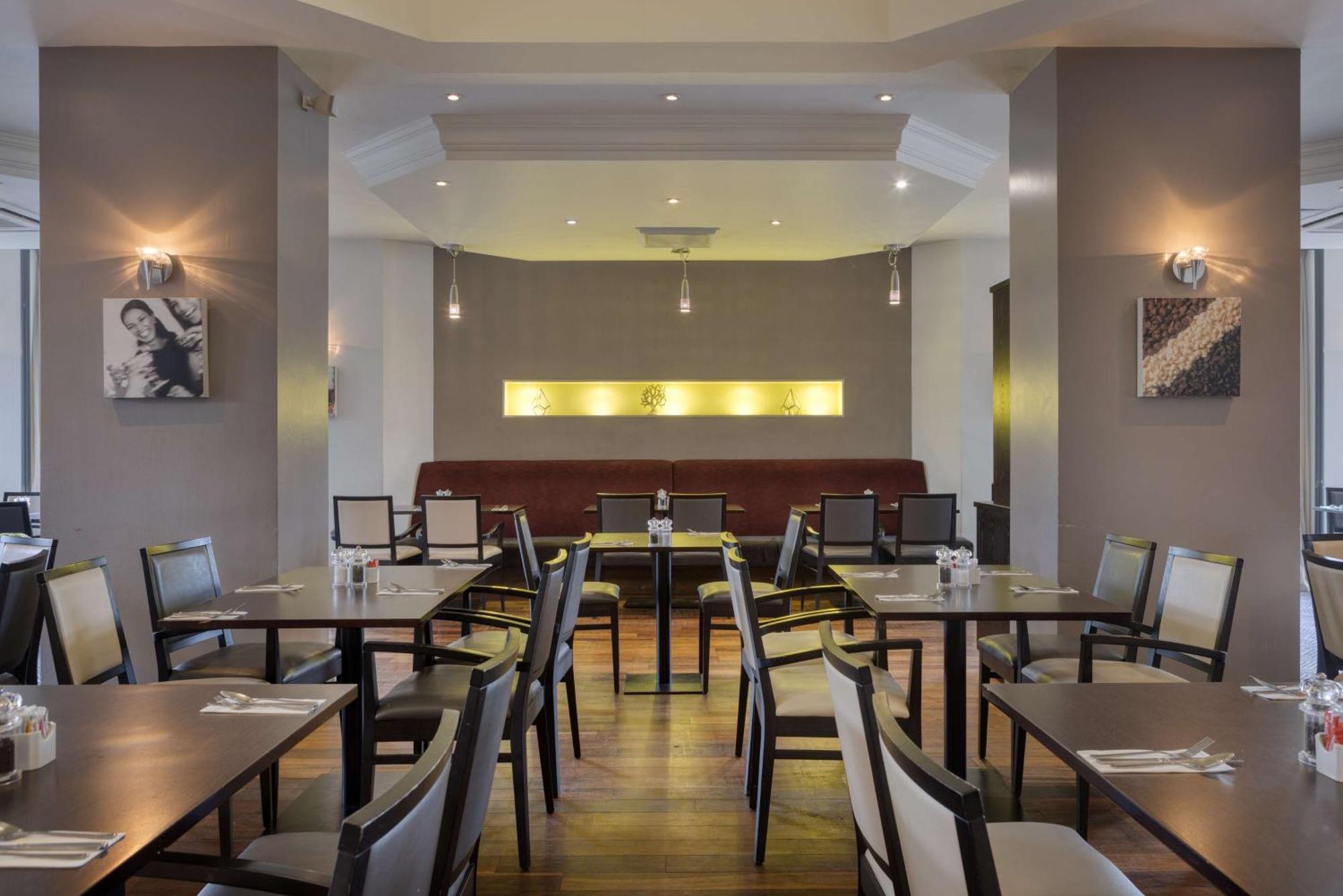 Doubletree By Hilton Dartford Bridge Ξενοδοχείο Εξωτερικό φωτογραφία