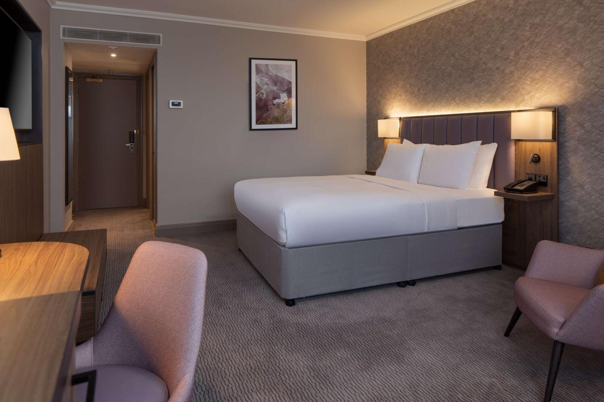 Doubletree By Hilton Dartford Bridge Ξενοδοχείο Εξωτερικό φωτογραφία
