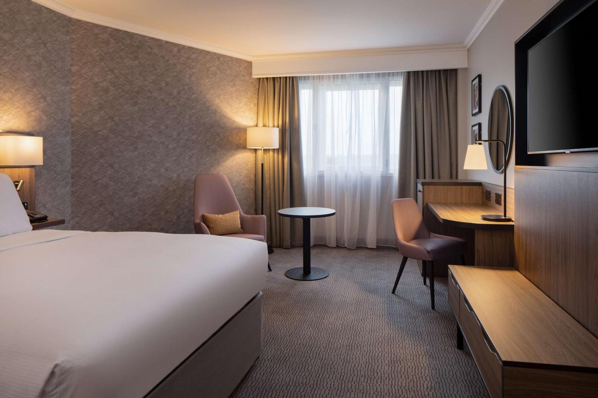 Doubletree By Hilton Dartford Bridge Ξενοδοχείο Εξωτερικό φωτογραφία