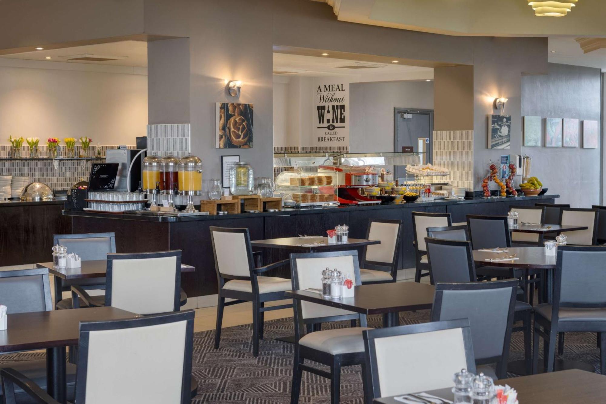 Doubletree By Hilton Dartford Bridge Ξενοδοχείο Εξωτερικό φωτογραφία