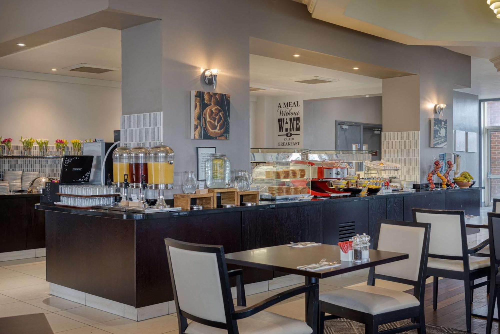 Doubletree By Hilton Dartford Bridge Ξενοδοχείο Εξωτερικό φωτογραφία